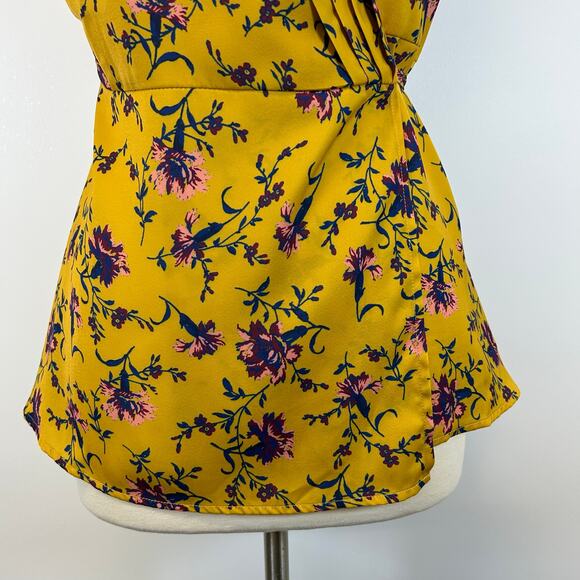 Modcloth Sophistication Floral Sleeveless Wrapped Blouse Women's Size Medium - Picture 4 of 9